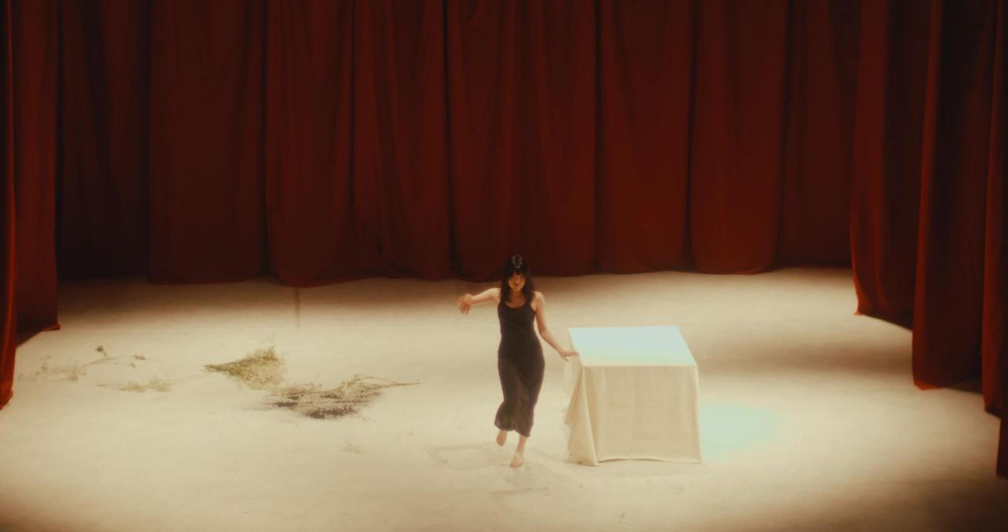 Representación da obra 'Salón Colorado' (The Colorado Lounge)